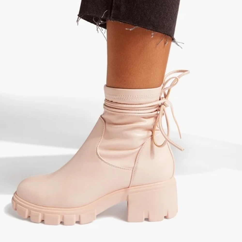 ShoeDazzle Women Size 9 Light Pink Lug Sole Side Zip Booties